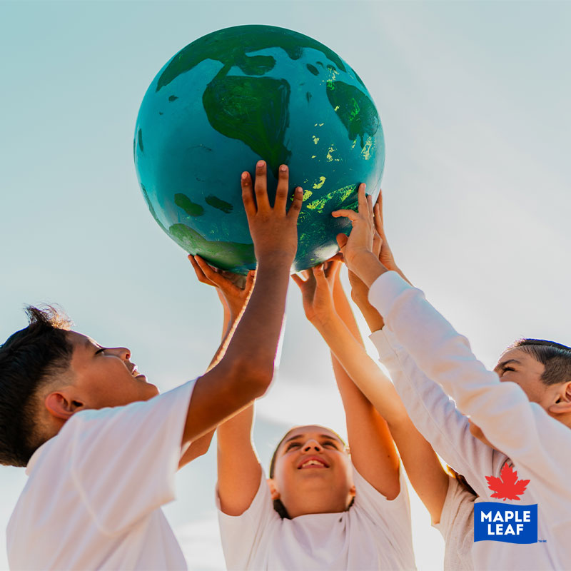 Joyeux Jour de la Terre! 🌏 D’aujourd’hui est une excellente occasion d’agir et de changer nos façons de faire en vue d’assurer la pérennité de notre planète Terre. Il nous appartient de la protéger contre les changements climatiques, la pollution et la perte de biodiversité.