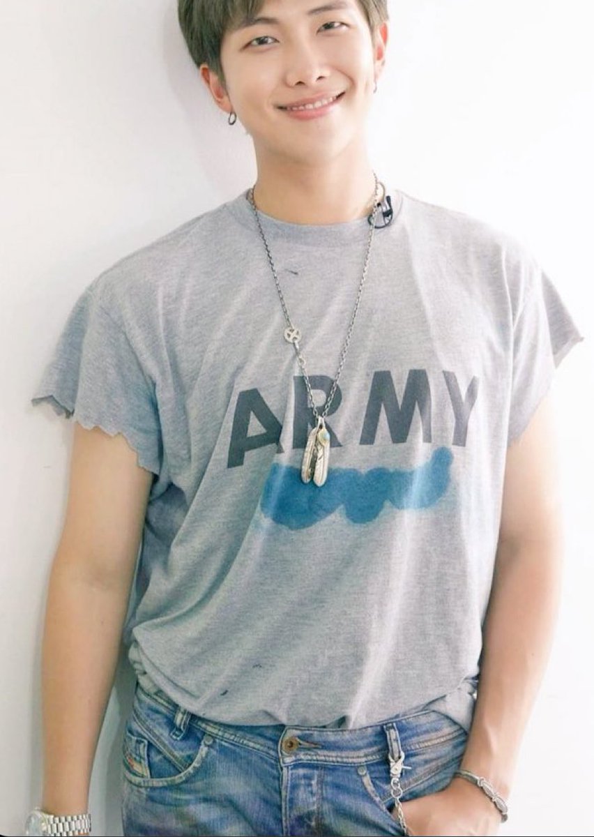 meromeromakaron's tweet photo. (言葉が出てきませんので)
#JAMJOON
#RM
#김남준
#ナムジュン
※一部画像をお借りしました https://t.co/tnppJBkRP3