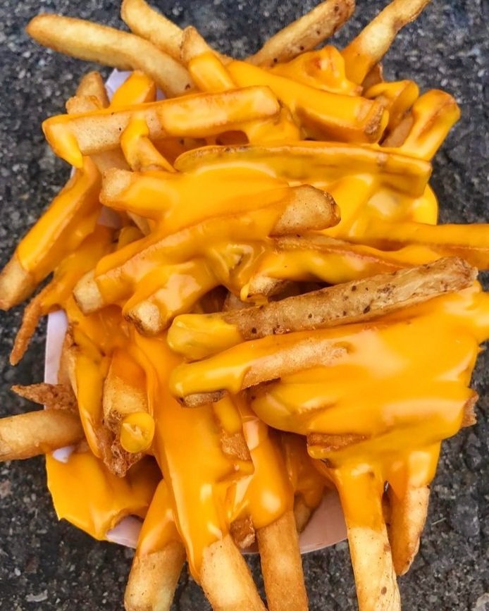 Cheese fries 🍟🤤 

Who wants to join? 😉 🏵️

#cheesefries 
#Cheese
#Fastfood
