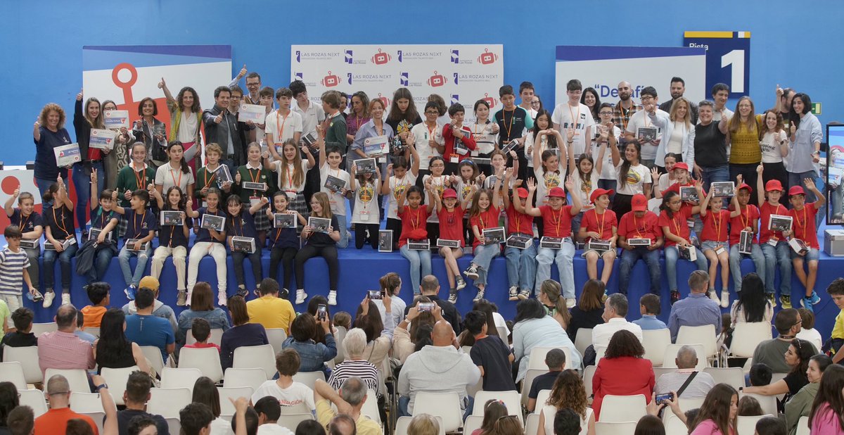 🤖 La VI edición de “Desafío #LasRozas” pone en valor el talento tecnológico de los alumnos del municipio 🕹️ La final, que se celebró el pasado sábado, reunió a 250 alumnos de 22 centros educativos que presentaron sus proyectos ➕ lasrozas.es/node/10522