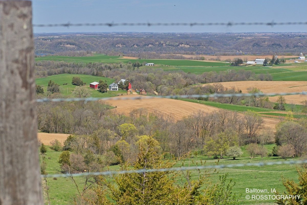 Good Monday morning from Iowa. I hope everyone had a wonderful weekend. Not sure about anyone else but I can barely watch the news anymore. Keep smiling folks and God Bless America.