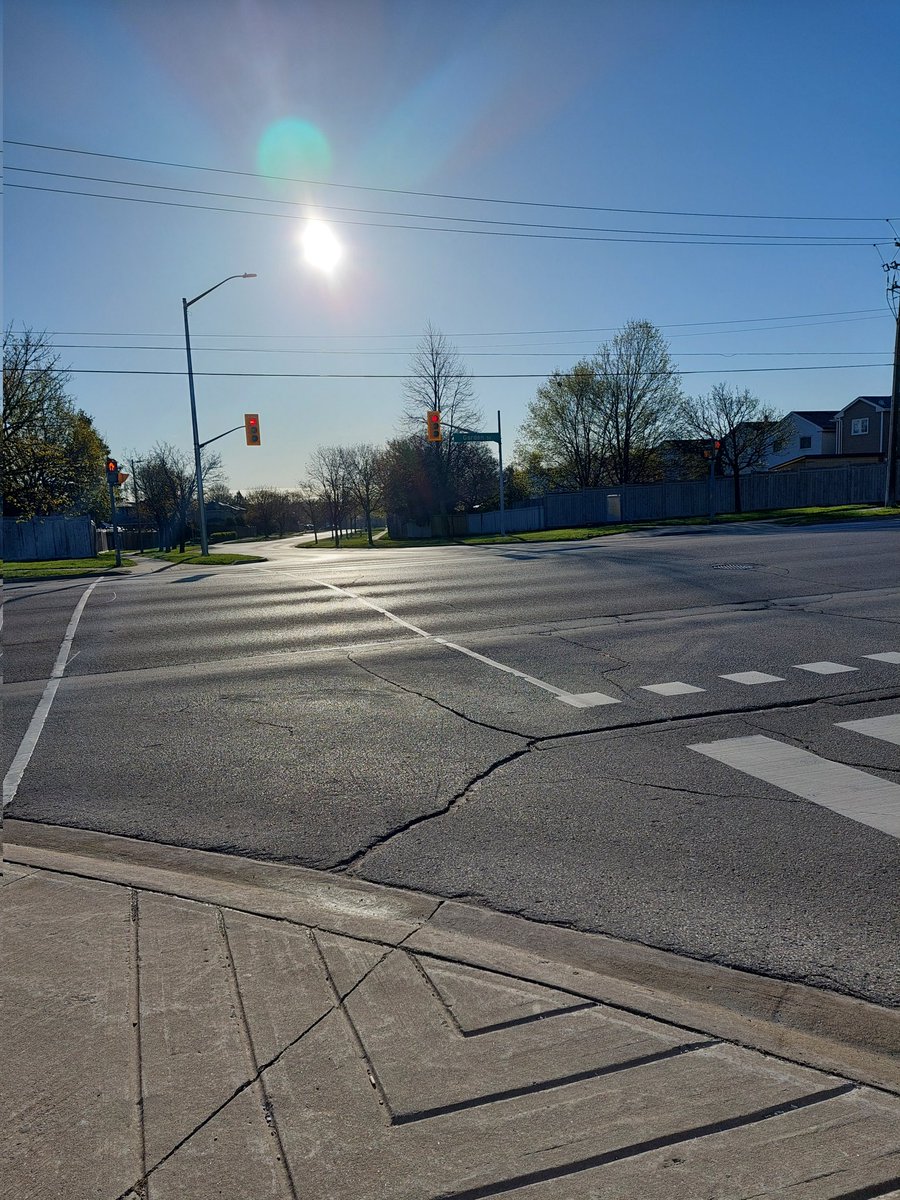 If it's Monday it's #BikeToWorkDay and throw in #EarthDay trying to do my small part and it's a bonus #SunshineMorning with a mandatory #DailyDoggyBagDropoff to boot !!!!