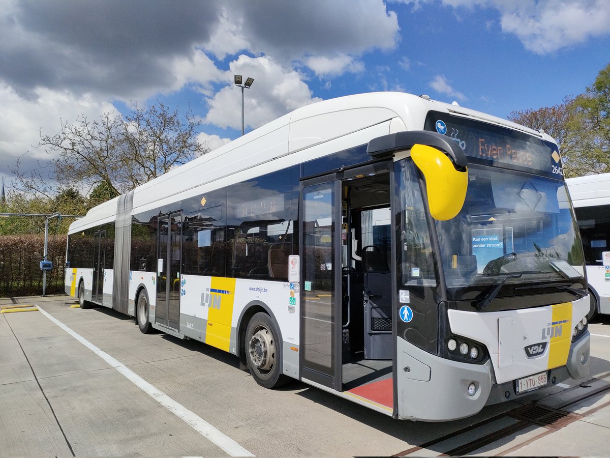Fijne maandag 😊🙋‍♂️

#busdriver #publictransport #openbaarvervoer #busdriverlife #happybusdriver #lovemyjob #delijn #hoppin #MijnLijnAltijdInBeweging #beweegmeenaarminderco2 #vdlbusandcoach #vdlbus #geledebus