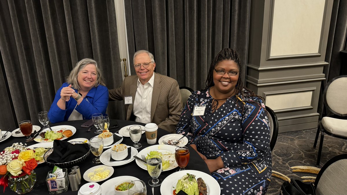 School of Social Sciences Dean @racheltk presented at a lunch and lecture and got to visit with alumni in Dallas last week. Thank you to everyone who came out for the event! #RiceSocSci #ShapingTheFuture