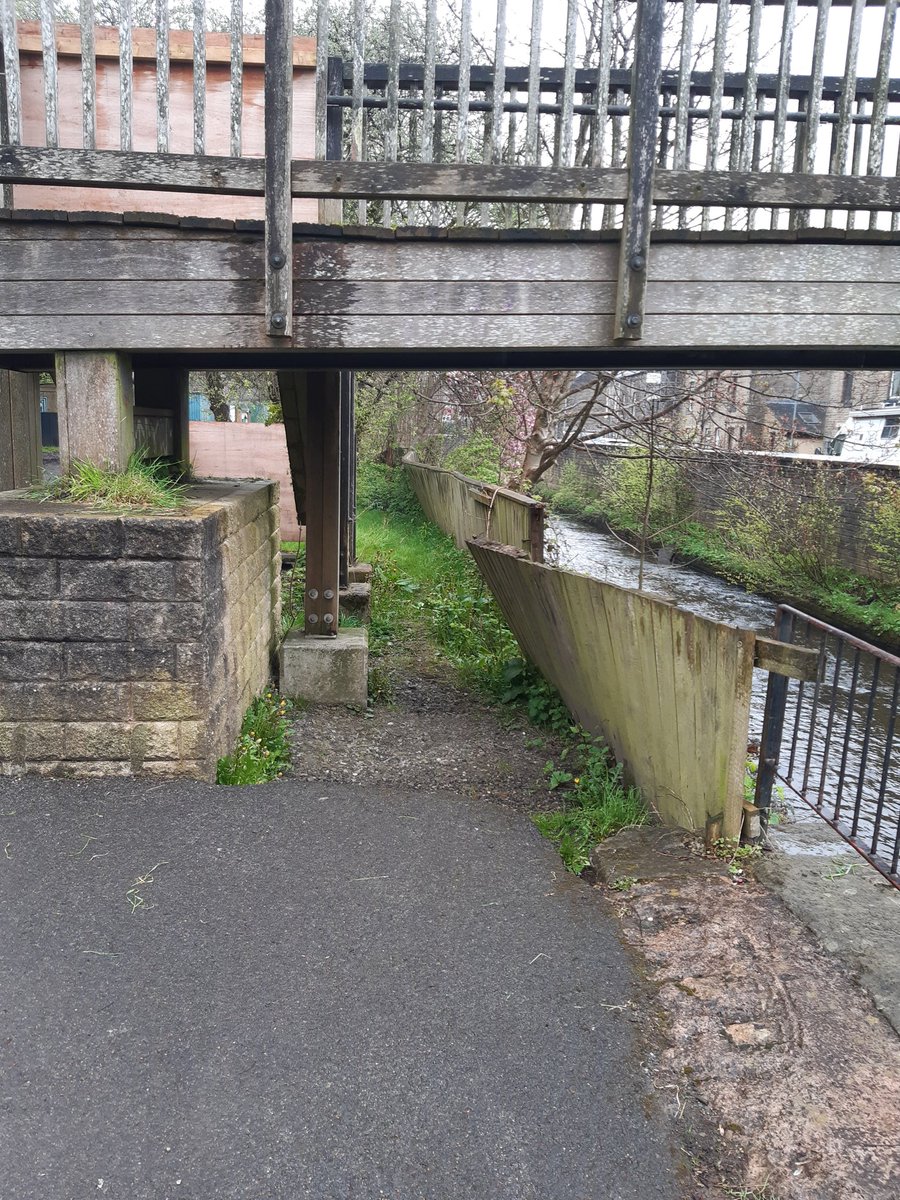 The timber fence alongside the Calder on Tipside is finally failing, maybe 40 years old?  TRIG put the railings in in 2004 with lottery funding looks like another bid needed.