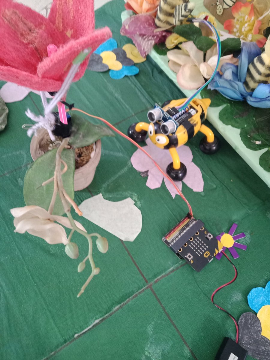 Connecting global events like #EarthDay with classroom activities can significantly enhance Students' awareness and engagement to addressing the SDGs. #Climateaction #Oneplanet #microbitchampions @microbit_edu
