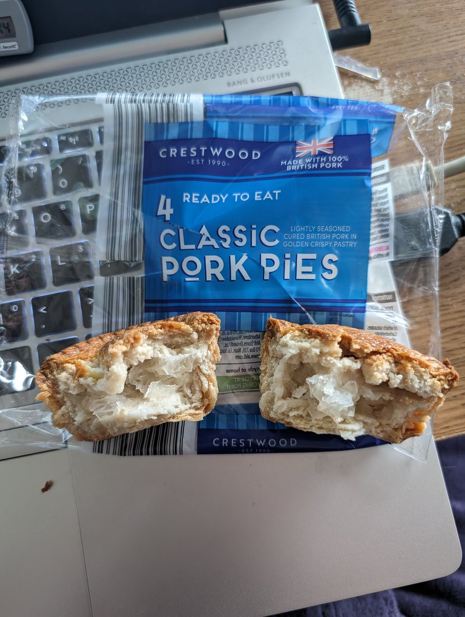EmilyJane1506's tweet photo. @AldiUK was looking forward to a pork pie for my lunch today only to find it's a jelly pie with no pork in it at all 🙈 #fail #aldi #wheresthepork https://t.co/RVaRijLJ6D