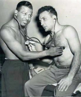 Sugar Ray Robinson and Jake LaMotta get the medicals out of the way.