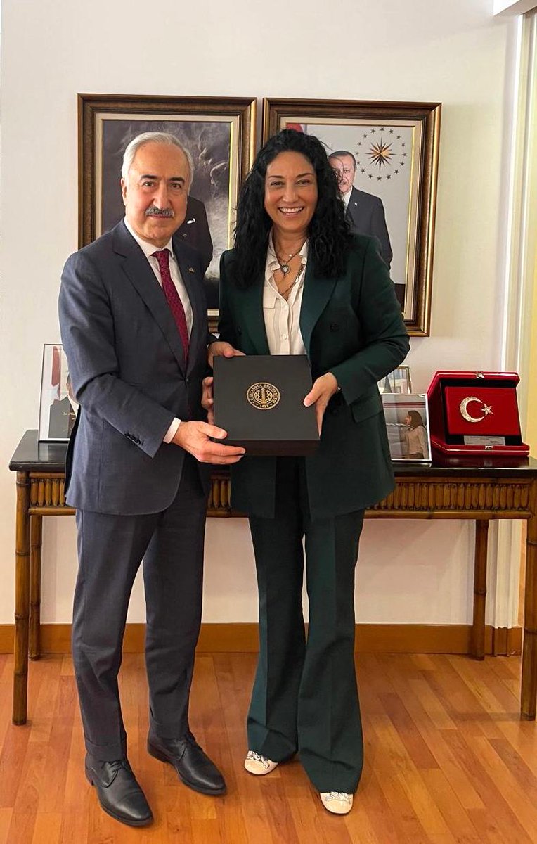 TC_MadridBE's tweet photo. Dünya Hemofili Federasyonu Kongresi’ne katılmak üzere Madrid’de bulunan İstanbul Üniversitesi Rektörü Prof. Dr. Osman Bülent Zülfikar ile İspanya’yla akademik alanda çeşitli branşlarda geliştireceğimiz işbirlikleri ve projeleri görüştük. https://t.co/EFs5ip7vDF