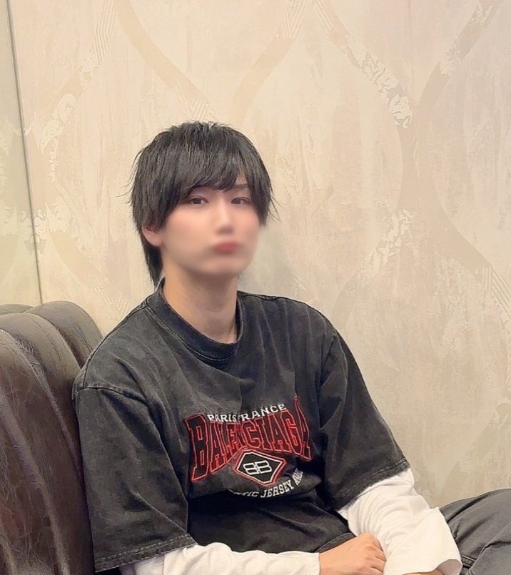 774babu's tweet photo. 酔うと表情が豊かになるみたいです
何も歌わずに猫耳ポーズをずっとしてたらしいです🙂 https://t.co/W7XwZHuspD