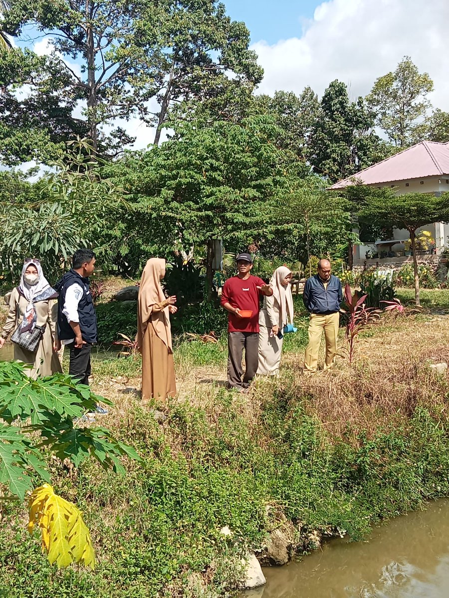 IkraRYasmin's tweet photo. Senin 22/4, Mendampingi Bidang Perikanan Budidaya Monitoring Produksi dan Perkembangan Ikan Mas (Bantuan Bibit Ikan Mas pada pokdakan sejahtera #luhlapor #GiatLuhkanSatminkalMaros @bppsdm_kp @pusluh_bppsdm @BRPBAP3_Maros https://t.co/EKKfERYd9Q