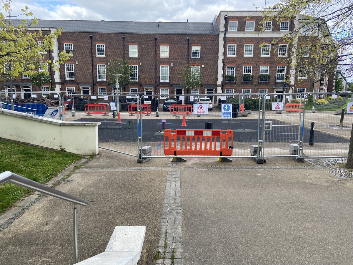 At long last… the playground in the RA is being redone! 👏

#Woolwich #RoyalArsenal #WoolwichArsenal #RoyalArsenalRiverside #WoolwichRiverside
