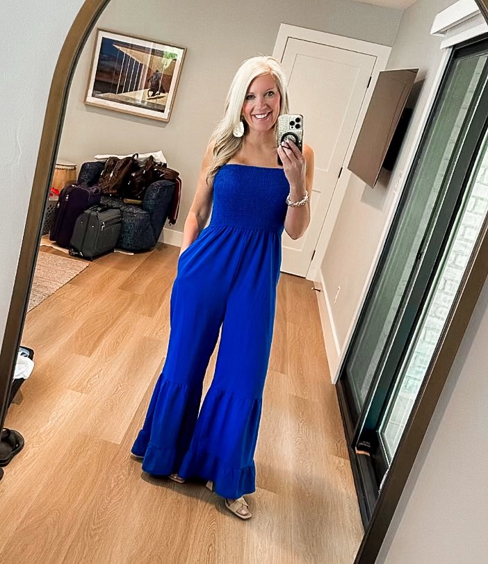 Nothing makes me happier than seeing my customers in their Lovely Day Boutique purchases 💙 You can find this sassy piece in sizes S-XL online now👇 lovelydayboutique.com/collections/ne… #jumpsuit #customerappreciation #romper #ElevatedStyle #collegestationboutique #collegestation