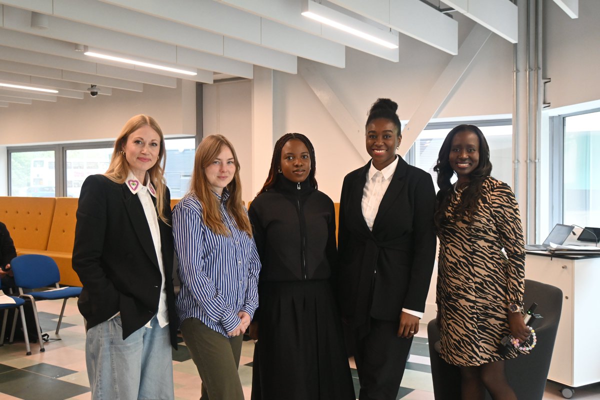 Today is UN World Creativity & Innovation Day! We kicked today's events off with a panel talk on sustainable garment production, with a focus on effective recycling of clothing in a fast fashion world. Sign up 👉 uel.ac.uk/about-uel/news… #WCID #UELSustainableCities