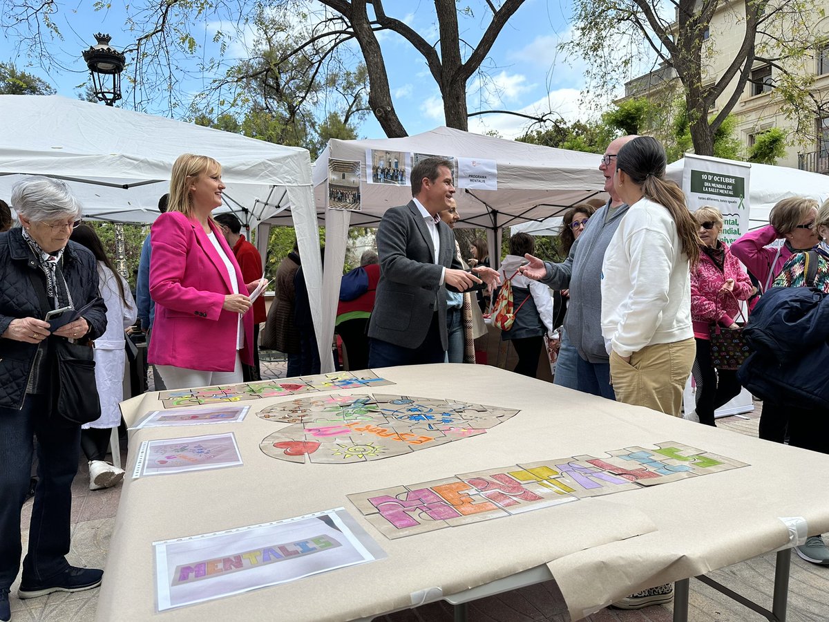 rogerxativa's tweet photo. 🍎 Amb la Fira de la Salut celebrada hui a l’Albereda hem començat una sèrie d’activitats que s’allargaran fins dissabte, emmarcades en la Setmana de la Salut. https://t.co/owdXpIwSqo