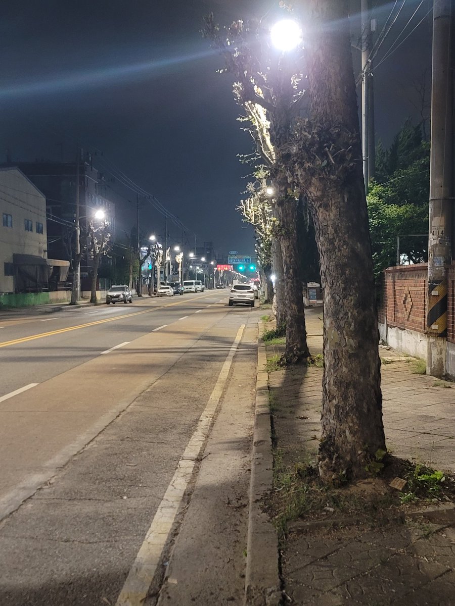 공단 밤풍경
사람 없는거 좋네...  😂