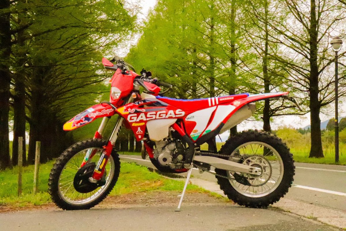 j.mans 235 tweet media