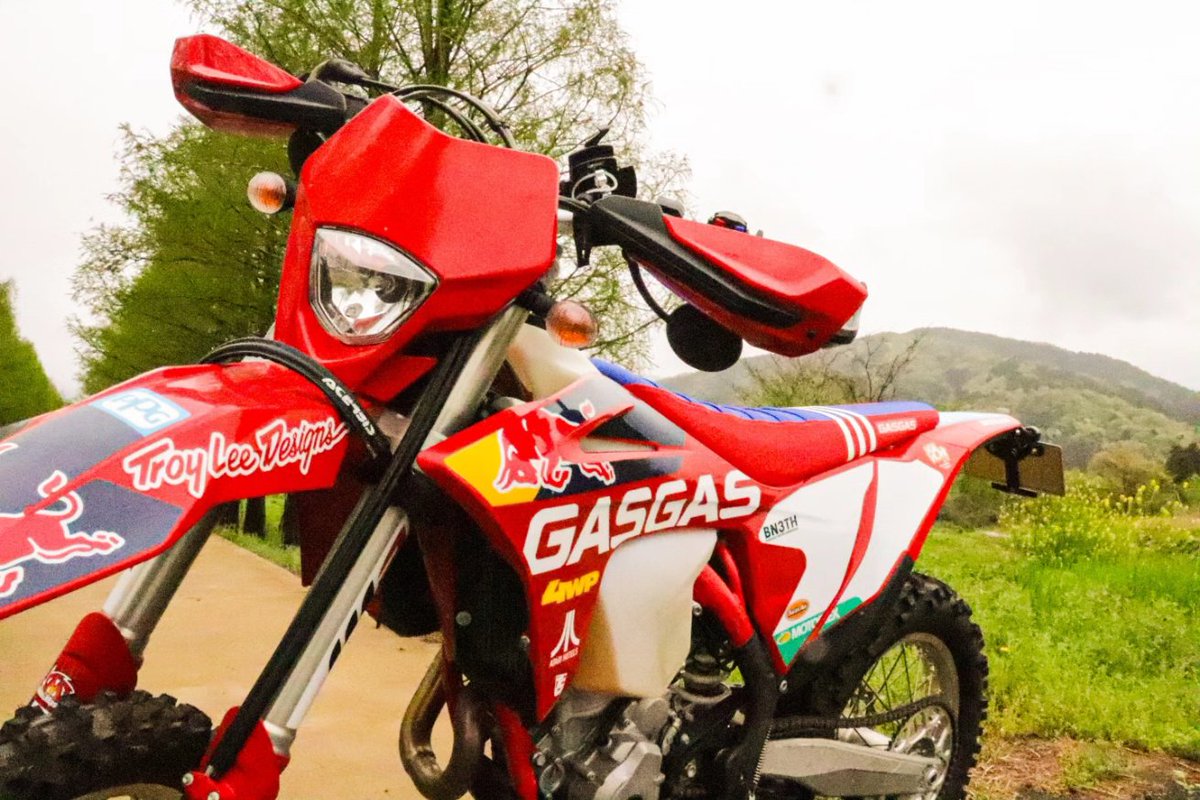 j.mans 235 tweet media