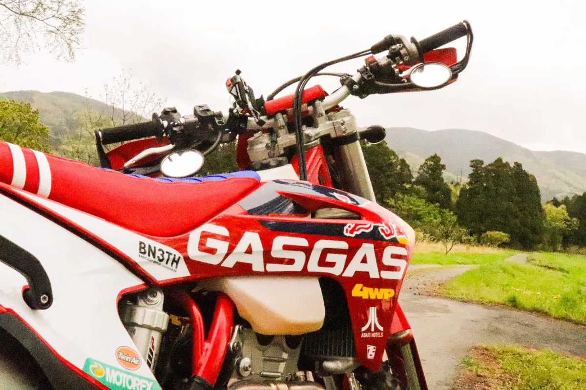 j.mans 235 tweet media