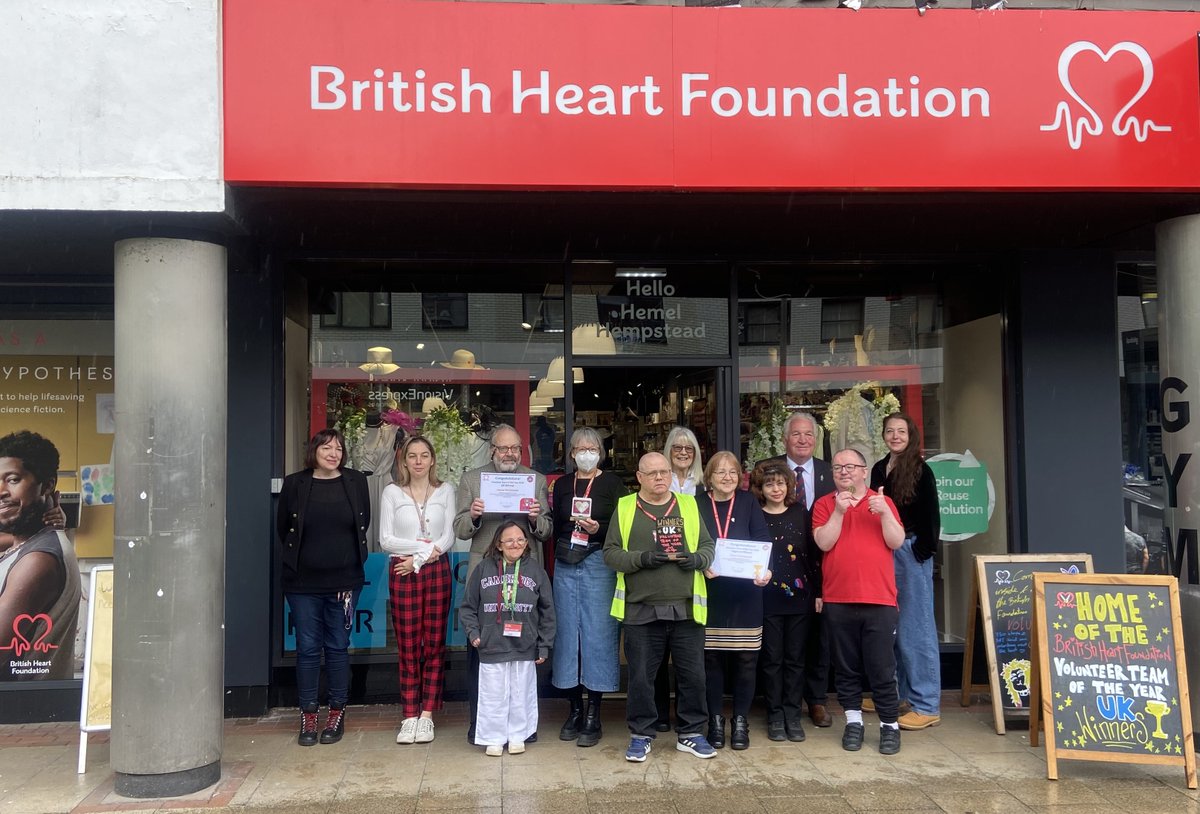 Thank you to Sir Mike Penning for visiting his local @TheBHF shop today! Mike spoke to volunteers at BHF Hemel Hempstead, who recently won our regional and UK Volunteer Team of the Year awards and continue to do fantastic work in the community ❤️