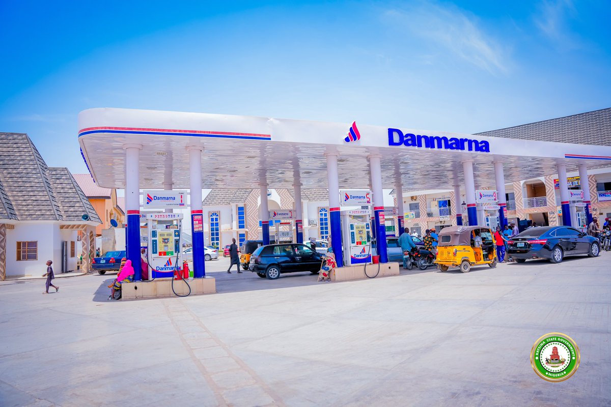 Following the intervention and call by the Katsina State Government, the prominent petroleum marketers in Katsina State have promptly reopened their filling stations, generously offering fuel at the reasonable rate of N700 per liter. Furthermore, the citizens are now relieved of