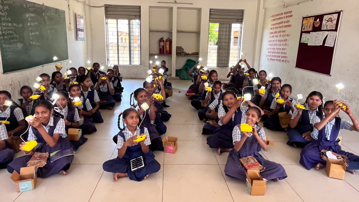 ElixirIndiaOrg's tweet photo. Elixir Foundation & Yi Ahmedabad partners to commemorate #EarthDay by gifting #Solar lamps and panels to government school girls under the #LightALife Project, promoting clean energy and ensuring uninterrupted education. Let's join hands in lighting us lives and our planet!🌎 https://t.co/sWcgOSx8WF