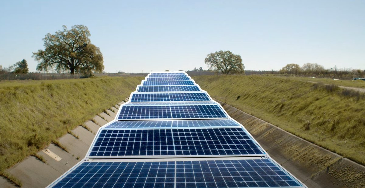 LinusEkenstam's tweet image. It should be illegal to not do this on ALL irrigation canals. 

Evaporation is a huge problem, this is a simple but genius solution  

Full video below 👇