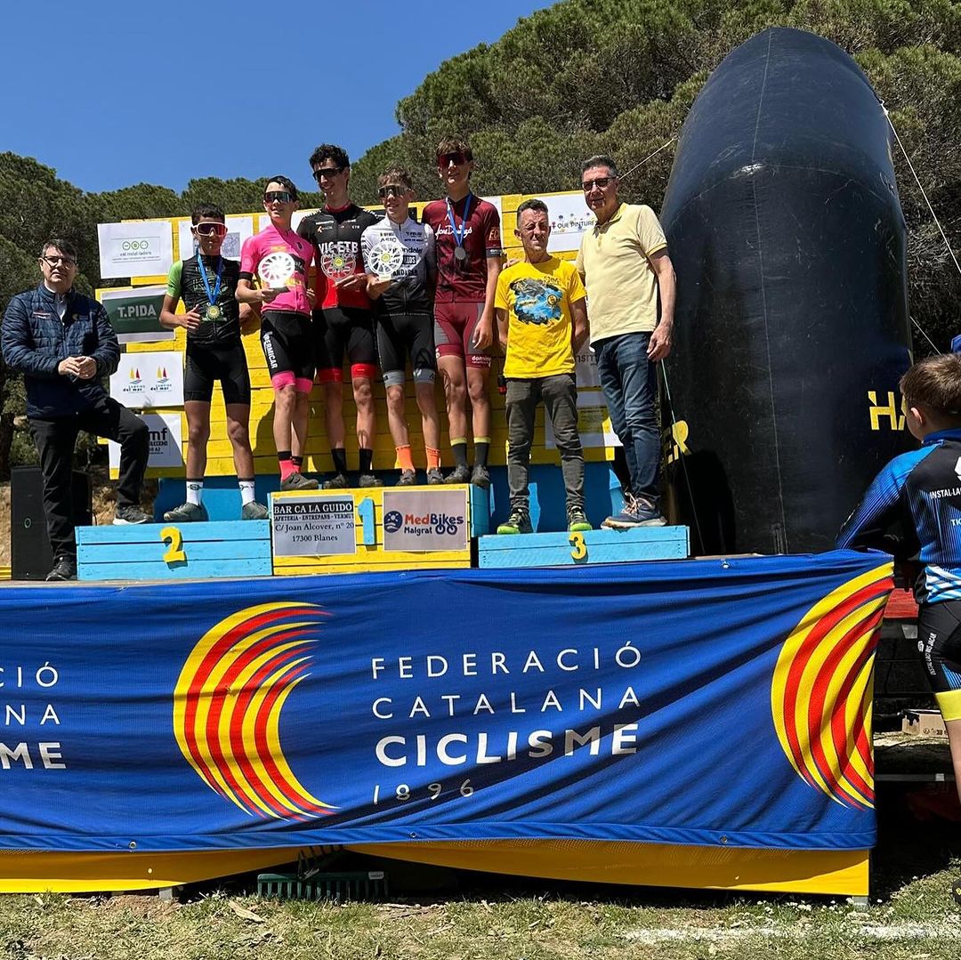 🏆La Copa Catalunya Infantil BTT s'estrena a Malgrat de Mar amb èxit de participació.

🚵220 ciclistes de les categories de formació a la prova organitzada pel club MRT Cycling Club Malgrat.

+ info 👉 ciclisme.cat/noticies/btt/l…

#ciclismecat #formació