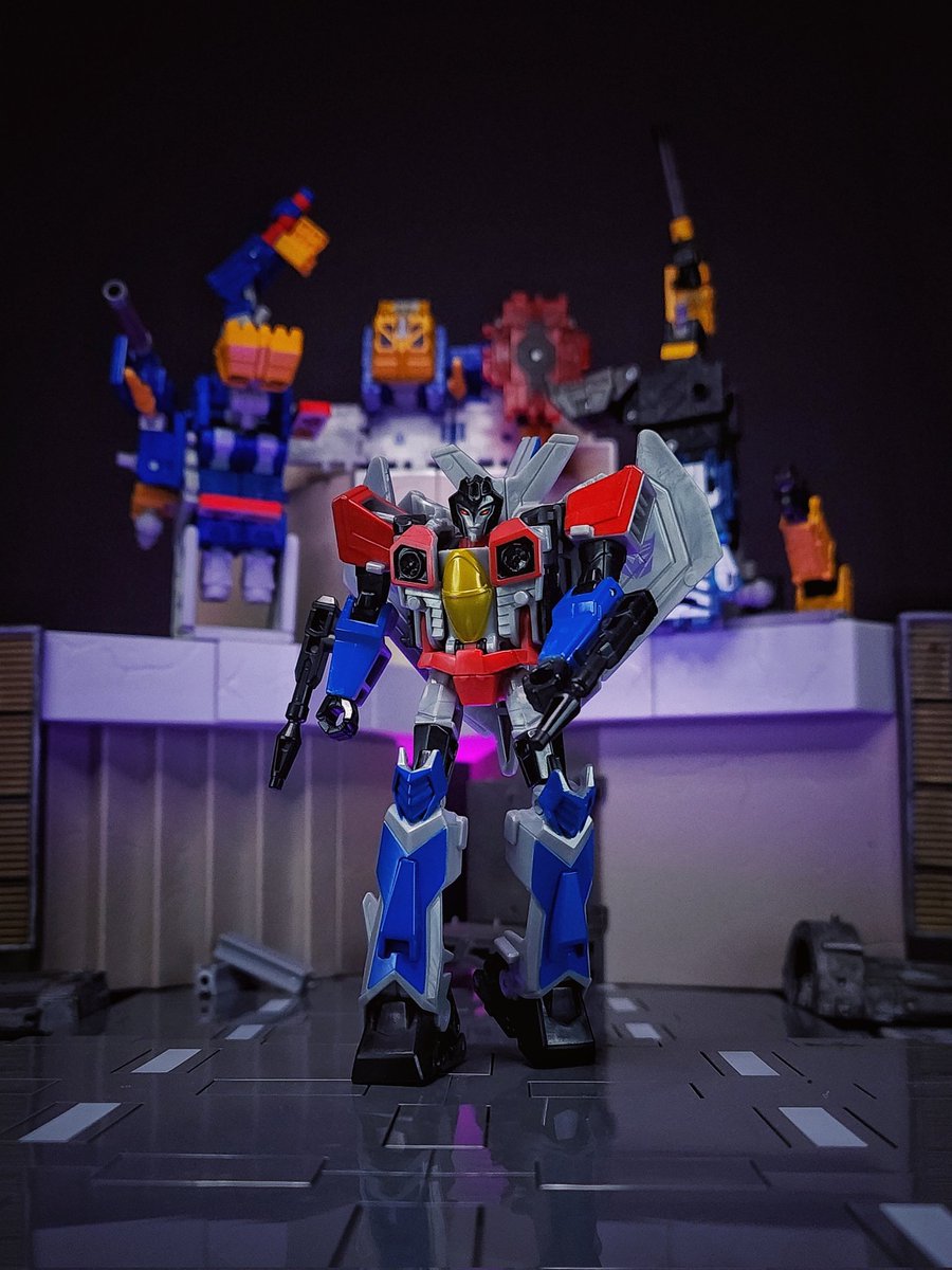 Transformers Earthspark Optimus Prime and Starscream 
#transformers #toyphotography #toycollector