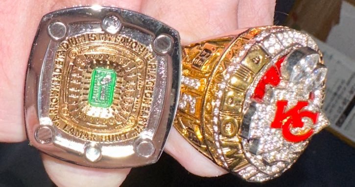 bnice19831's tweet photo. How bout them 🍎 🍏 

Ring number 3 coming soon 👀 

#KCKingdom - find us on FB groups https://t.co/xIG2djHCdp