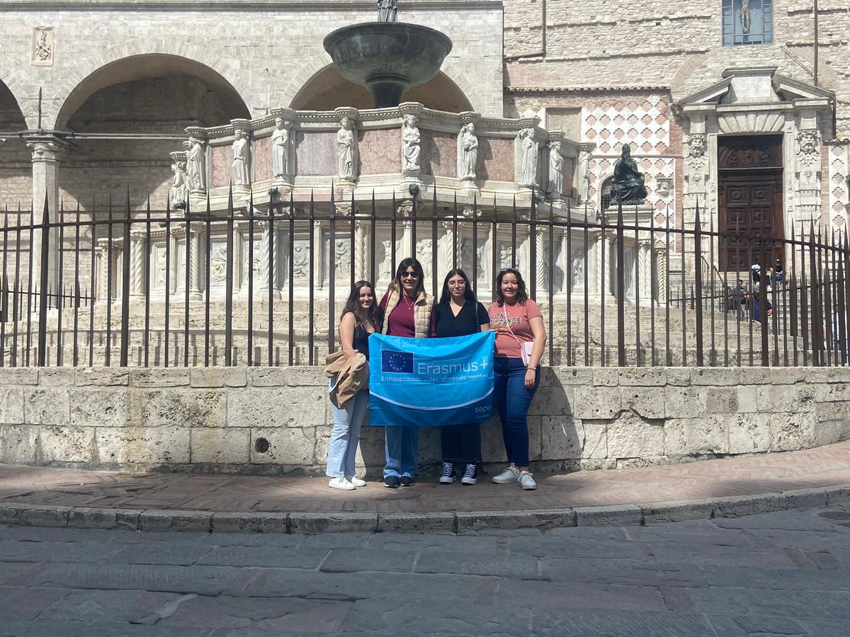 IESFeria's tweet photo. Tres alumnas del CFGM de Gestión Administrativa, acompañadas de su profesora, han llegado a Perugia, Italia, para realizar movilidad de prácticas de sus estudios durante 2 meses, bajo el proyecto KA121VET,  Erasmus+. Maravillosa experiencia,  enhorabuena. https://t.co/ti8U0Rigg0