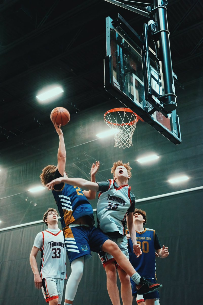mnelitehoops1's tweet photo. Hats off to our 8th grade boys and coaches for winning the #D1SpringClassic Championship this past weekend! Their hard work definitely paid off, and it's great to see them come out on top. Awesome job to everyone! Photo credit goes to - Cindy Waliczek #mnelite #minnesotaelite https://t.co/KKtpTXARib