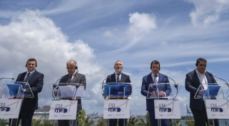 AL24Francais's tweet photo. Le #Med5 exhorte la Commission européenne à investir davantage dans la prévention des #flux_migratoires
https://t.co/UpgeYIqxDw https://t.co/wgvOFlGPtF