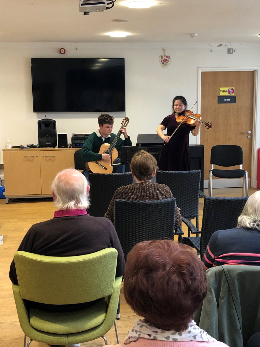 We had a great session at the #MertonMemoryHub with our young artists @gusmcquade #guitar and #InisOírrAsano #viola. As always the audience were brilliant, engaged and enjoyed to sing along! Many thanks to the @alzheimerssoc for supporting us here.