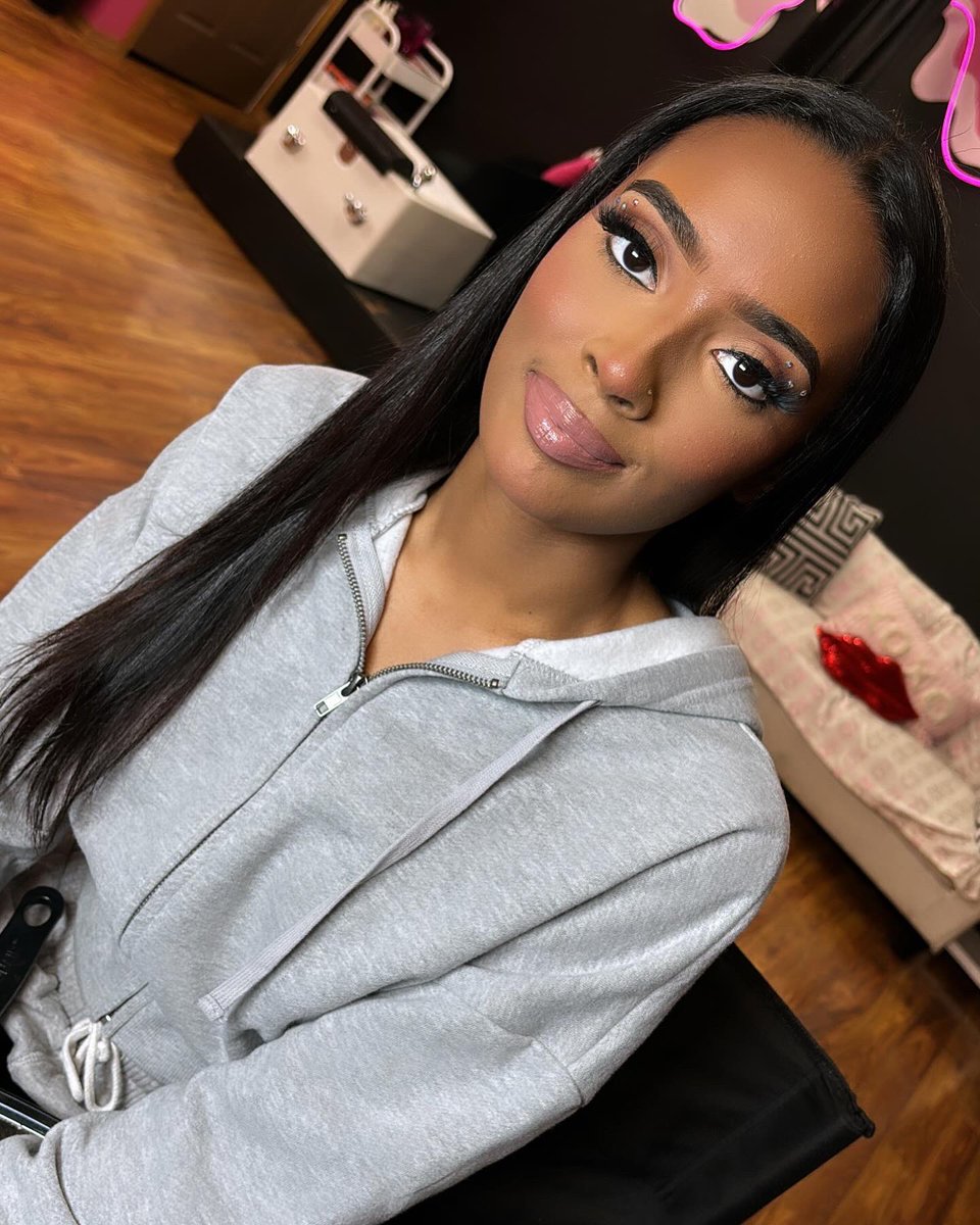 this was soo cute!! 😍🔥 you can book this look under the tab “creative freestyle”. $20 deposit is required. | click the link in the comments or it’s always in my BIO. 🔗

#milwaukeemakeupartist #milwaukeemua #makeupartistsworldwide #creativemua #creativemakeupartist #makeupart