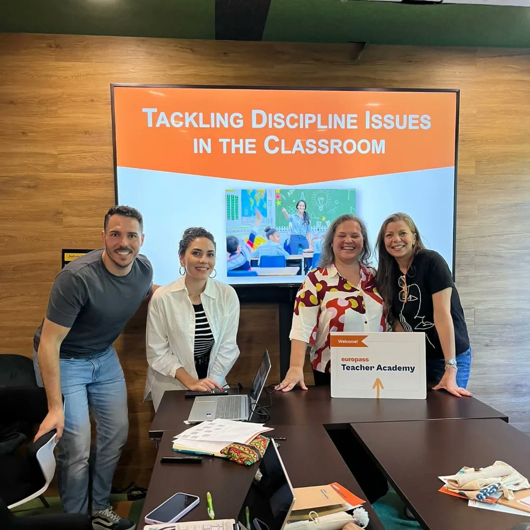 IESFeria's tweet photo. Profesorado de los Departamentos de Matemáticas y Lengua y Literatura realizando actividades formativas en Portugal en el marco del proyecto Erasmus+, proyecto KA121SCH.
#opeecanarias 
#sepie_gob 
#ErasmusPlus https://t.co/90pGgwuYFM