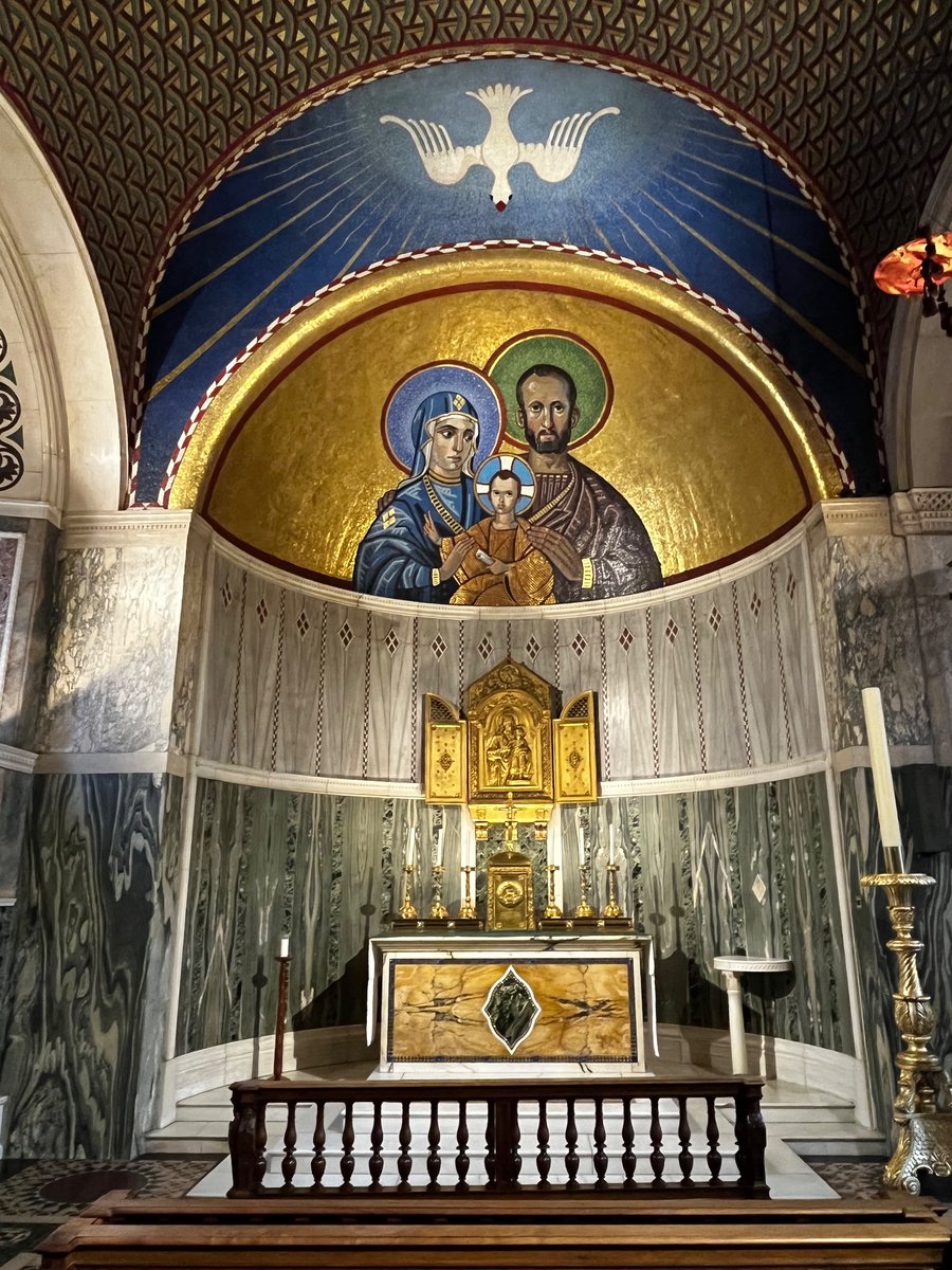 #MosaicMonday
I was lucky enough to spend some time in Westminster cathedral #London on Saturday admiring the 20th century Christian mosaics based on #byzantine themes. The juxtaposition with all the glass buildings around Victoria station is amazing