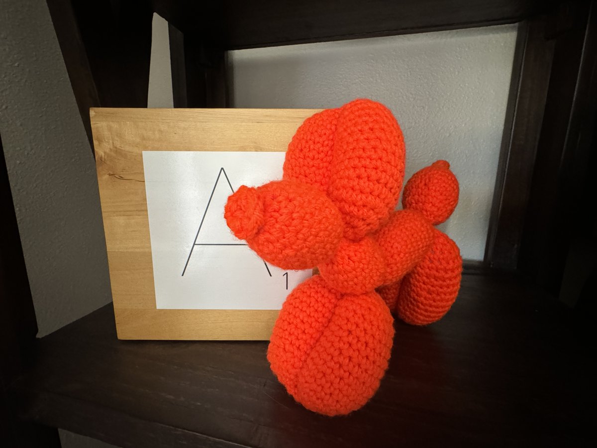 Want to reduce your stress level?  Find an activity that makes you use both hands, so those nerve impulses HAVE to travel between your left brain and right brain.  
#crochet #hypnosis #hypnotherapy #wingshypnosis #hypnotherapyworks #leftbrain #rightbrain 
#reducestress #stress