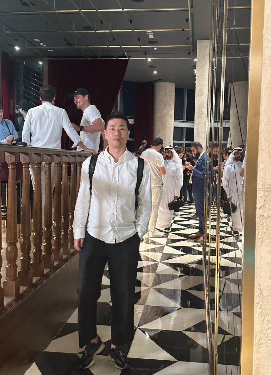 CarrieVerse's tweet photo. 🌟 Team CarrieVerse safely back from TOKEN2049 in Dubai! Despite flooding, productive meetings with partners like DMCC &amp; ATC. 🚀🌍 Stay tuned for more updates! #CarrieVerse #TOKEN2049 https://t.co/kBHAmUKNDZ