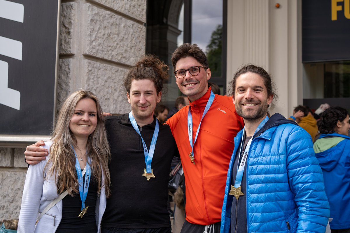 EDGE members participated again at the Vienna City Marathon this year. Richard, Natalie, Michael, and Aaron embraced the sunshine and ideal running conditions, crossing the finish line within an impressive 3 hours and 37 minutes! #ViennaCityMarathon 🏅🧪'