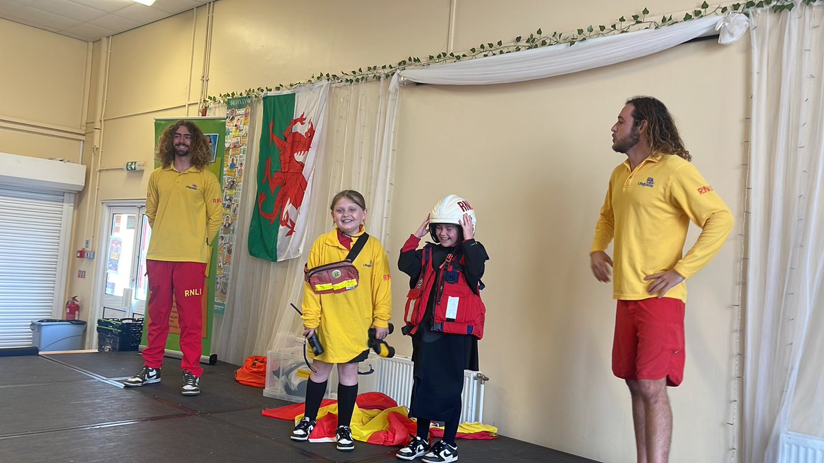 The @RNLI have recruited a new lifeguard this afternoon at Pencaerau Primary. We are passionate about spreading the water safety message to keep our children safe 🌊 #watersafety