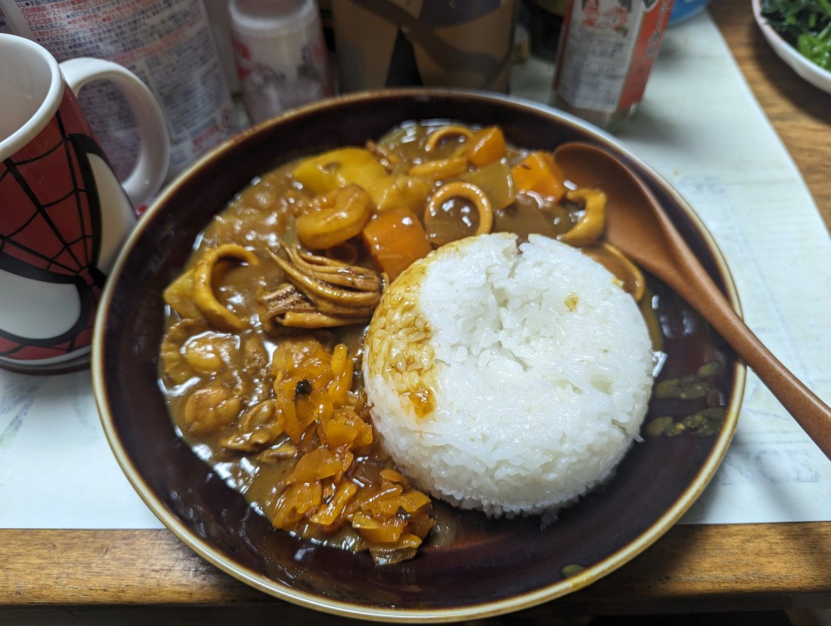 Cookingharu's tweet photo. 今日のよるごはんは鶏肉のゆずこしょう風味焼きと手羽中をうま塩焼きと塩トマトとシーフードカレーにしました
#料理男子
#おうちごはん
#晩酌
#料理好きさんと繋がりたい 
#お酒好きさん https://t.co/ei3DvNIbxs