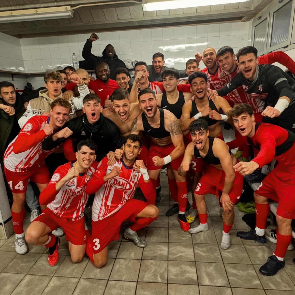 ⚽️Una <a href="/UEVilassardeMar/">U.E. Vilassar de Mar</a> històrica s’assegura matemàticament el play-off d’ascens a Segona Federació

Més informació en aquest enllaç👇

bit.ly/4d5pK7U