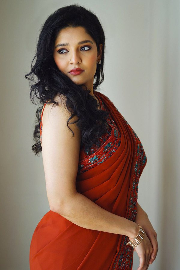 GLxSUBfXsAExADr?format=jpg&name=900x900