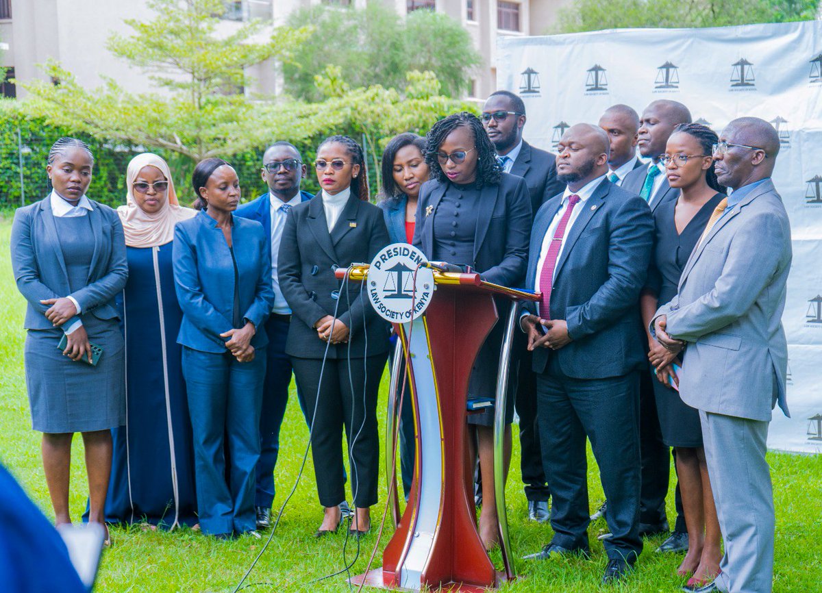 Press Statement released by the Council of the Law Society of Kenya: drive.google.com/file/d/1pdKvww… #PressBriefing
