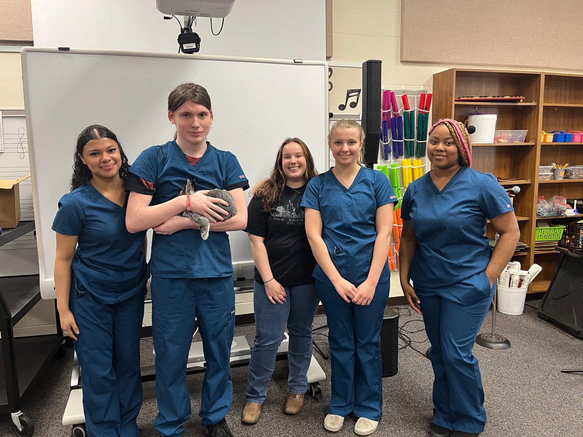 🐾🌟 Exciting News Alert! 🌟🐾
We had a blast last Friday as Mrs. Verhaeghe's Vet Science students from North Central CTE paid a special visit to Washington Discovery Academy! 🎉🐶 

#VetScience #InspireTheNextGeneration #northcentralcte #cteforall #CTEWorks #futureisbright