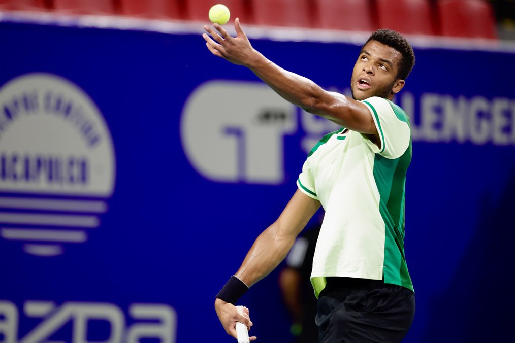 ACAPULCO CHAMP | @MpetshiG beat No 4 seed Adam Walton 6-3, 6-3 in the final to defend his Acapulco Challenger title. The back-to-back champ, on a 10-match winning streak, now has three Challenger crowns to his name in 2024 after victory in Morelos and Nottingham. 📸 | mextenis