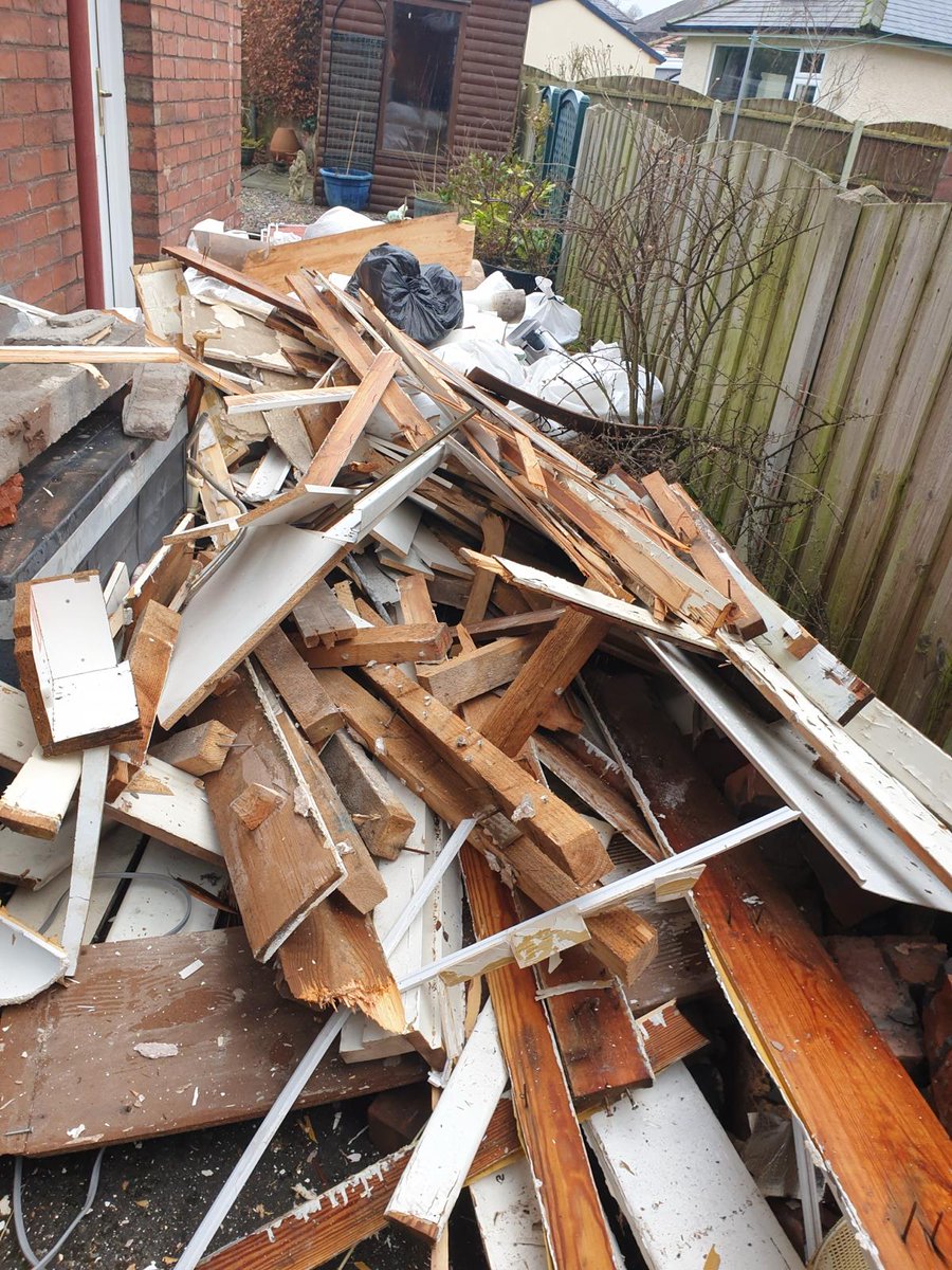 NW_Recycling's tweet photo. 'Great service, moved it all so quickly and cleanly - thank you NWR!'

From mess to less, let our NEW man and van waste removal service help you with your next house or garden clearance.

Call 01228672999 or BOOK on our website.

#HouseClearance #ManAndVan #Cumbria https://t.co/Epuik3vpqJ