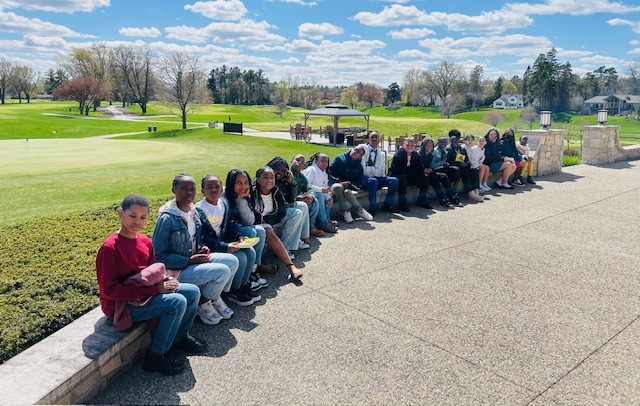 WileyElemGSO's tweet photo. The 5th graders are enjoying their time in Midland, MI, thus far. They visited Motown Records and Midland Country Club, where they were presented with an exceptional violin performance and an ice sculpture, and each student was gifted a book. They have so much more to explore! https://t.co/PnCLLfVbBl
