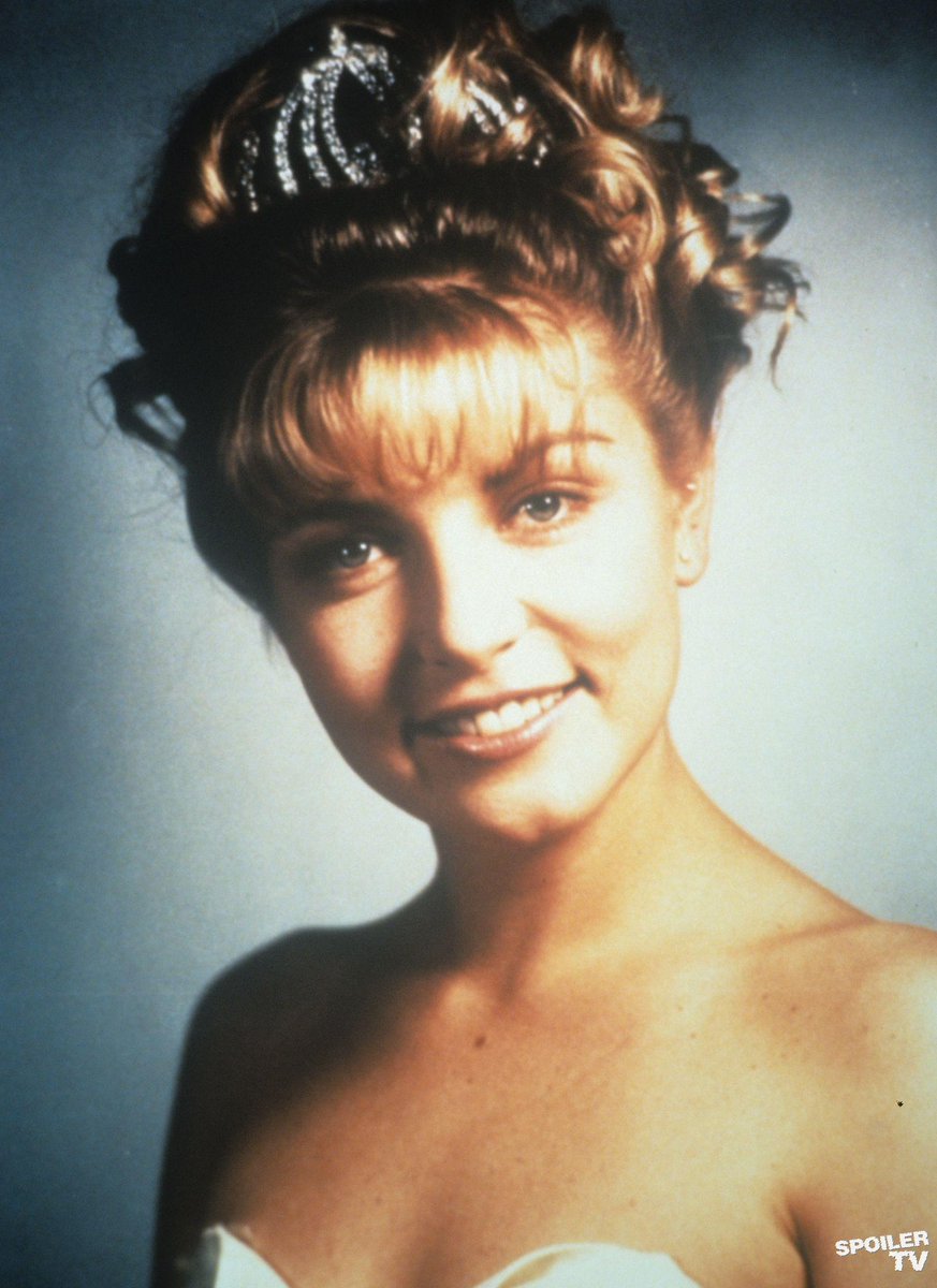 Happy birthday to Sheryl Lee. Meeting her on #twinpeaks day 2018 was life changing. It’s so strange to call her friend.